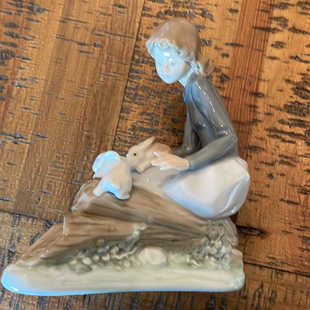Lladro Girl with bunnies